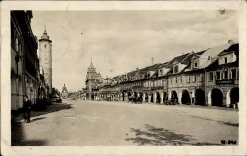 Ak Domažlice Taus Region Pilsen, Straßenpartie, Geschäfte, Turm