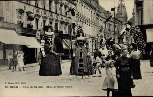 Ak Douai Nord, Fetes de Gayant, Fillou, Madame Fillou