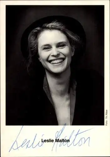 Ak Schauspielerin Leslie Malton, Portrait, Autogramm