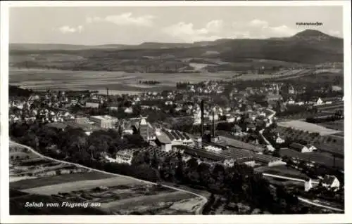 Ak Salach im Filstal, Hohenstaufen, Blick auf den Ort, Fliegeraufnahme