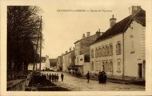 Ak Sennecey le Grand Saône et Loire, Route de Tournus