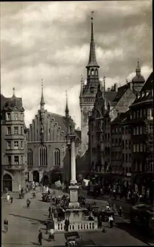 Ak München, Marienplatz, Altes Rathaus, Denkmal