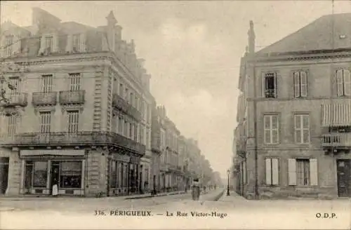 Ak Périgueux Nouvelle-Aquitaine Dordogne, Rue Victor Hugo