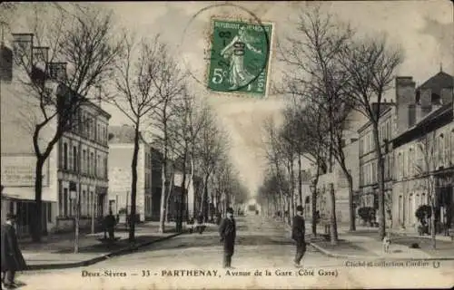 Ak Parthenay Deux Sèvres, Avenue de la Gare