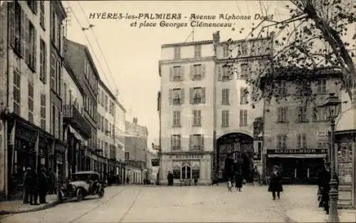 Ak Hyères les Palmiers Var, Avenue Alphonse Denis, Place Georges Clemenceau