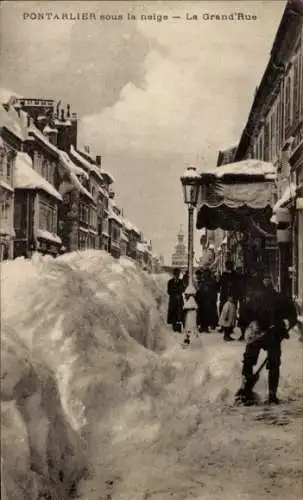 Ak Pontarlier Doubs, Grand'Rue unter dem Schnee