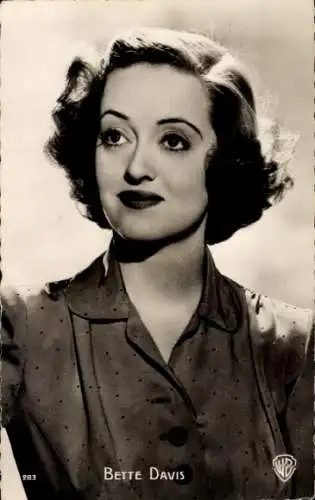 Ak Schauspielerin Bette Davis, Portrait