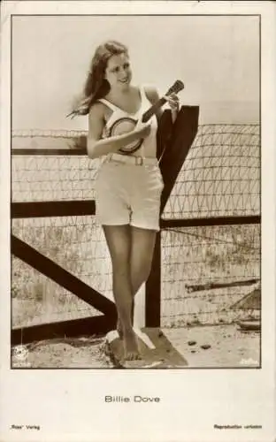 Ak Schauspielerin Billie Dove mit Banjo