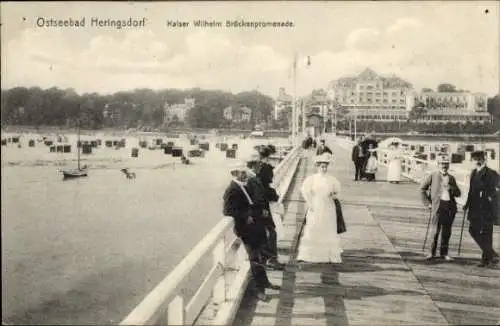 Ak Ostseebad Heringsdorf auf Usedom, Kaiser Wilhelm Brückenpromenade, Strand, Passanten