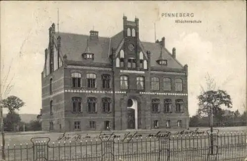 Ak Pinneberg in Holstein, Mädchenschule