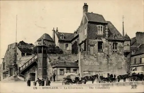 Ak Honfleur Calvados, La Lieutenance