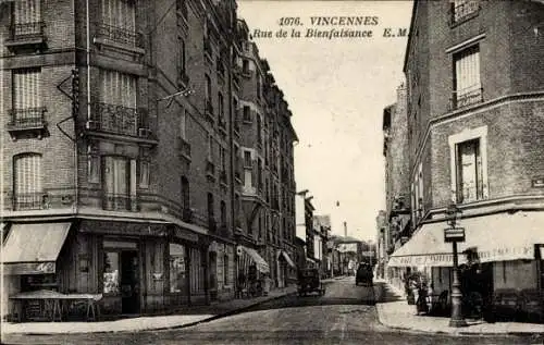 Ak Vincennes Val de Marne, Rue de la Bienfaisance