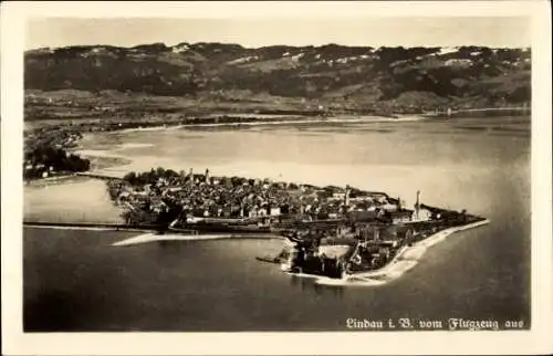 Ak Lindau am Bodensee Schwaben, Fliegeraufnahme der Insel