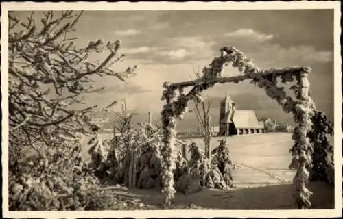 Ak Zinnwald Georgenfeld Altenberg im Erzgebirge, Kirche, Blick vom Grenzsteinhof, Winteransicht