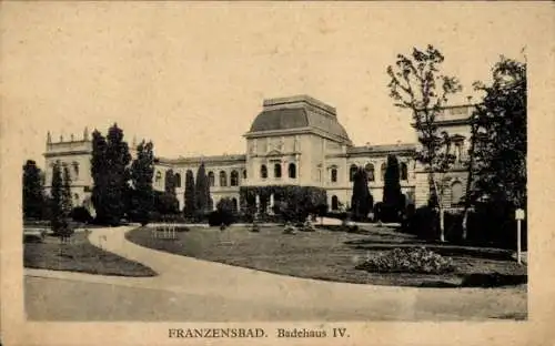 Ak Františkovy Lázně Franzensbad Region Karlsbad, Badehaus IV