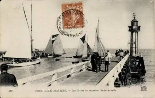 Ak Trouville sur Mer Calvados, Steg, Leuchtturm, Boote