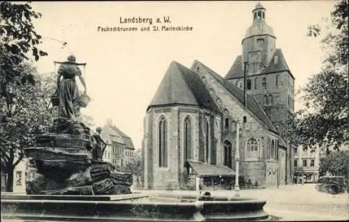 Ak Gorzów Wielkopolski Landsberg an der Warthe Ostbrandenburg, Paukschbrunnen und St. Marienkirche