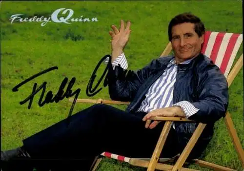 Ak Schauspieler und Sänger Freddy Quinn, Portrait, Liegestuhl, Autogramm