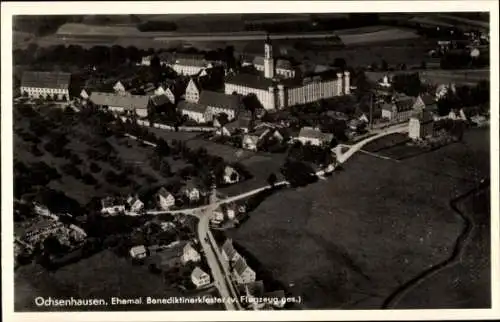 Ak Ochsenhausen in Württemberg, Fliegeraufnahme, ehem. Benediktinerkloster