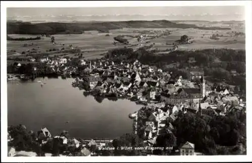 Ak Bad Waldsee in Oberschwaben Württemberg, Fliegeraufnahme, Totalansicht