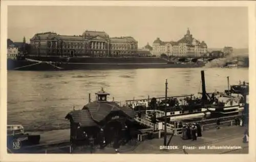 Ak Dresden Altstadt, Finanz- und Kultusministerium, Elbe, Schiff