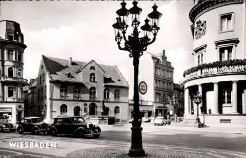 Ak Wiesbaden in Hessen, Schlossplatz, Laterne