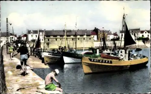 Ak La Turballe Loire-Atlantique, Hafen