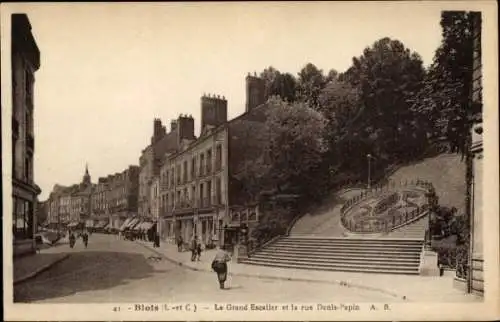 Ak Blois Loir et Cher, Le Grand Escalier und Rue Denis-Papin