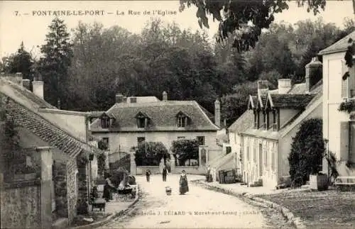 Ak Fontaine le Port Seine et Marne, La Rue de l'Eglise