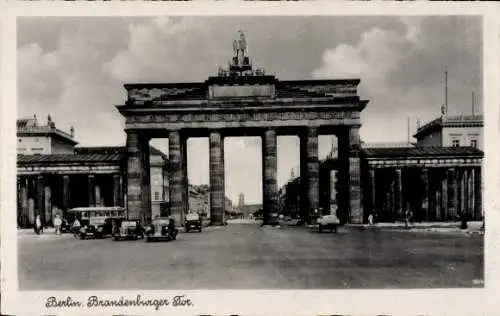 Ak Berlin Mitte, Brandenburger Tor, Autos