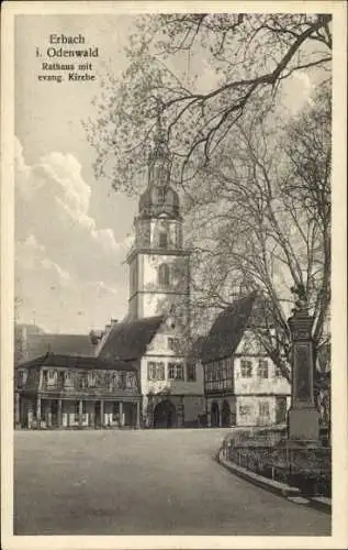 Ak Erbach im Odenwald Hessen, Rathaus mit ev. Kirche