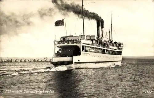 Ak Fährschiff Sassnitz-Schweden bei der Abfahrt, Rauch