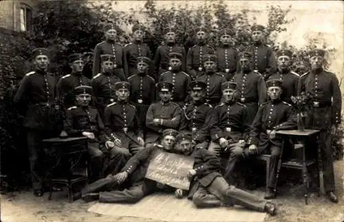 Foto Ak Schleswig an der Schlei, Soldaten, Gruppenbild, Kriegsjahr 1916