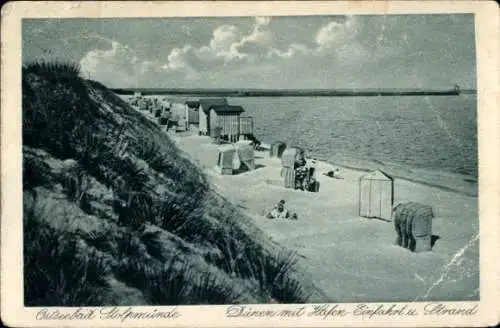 Ak Ustka Stolpmünde Pommern, Ostseebad, Dünnen mit Hafeneinfahrt und Strand