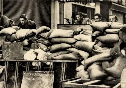 Ak Liberation de Paris, Les F.F.I. aux Barricades