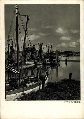 Ak Greetsiel Krummhörn in Ostfriesland, Hafen, Schiffe