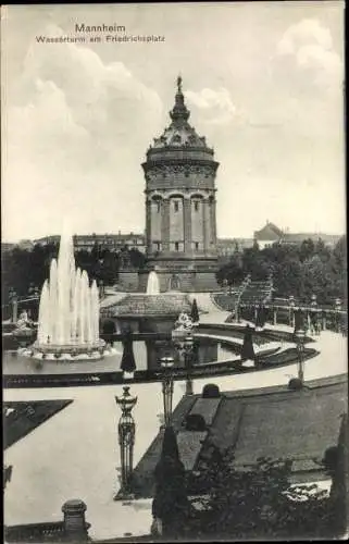 Ak Mannheim in Baden, Wasserturm am Friedrichsplatz, Wasserspiel, Fontäne