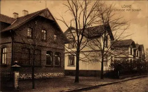 Ak Löhne in Westfalen, Straße mit Schule