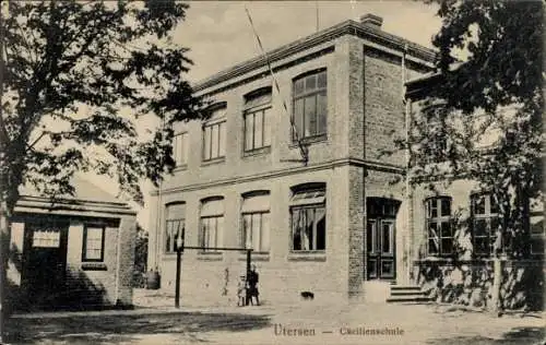 Ak Uetersen in Schleswig Holstein, Cäcilienschule, Kloppstange