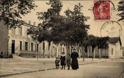 Ak Fouras Charente Maritime, Hotel des Postes, Straßenpartie mit Blick auf das Postamt