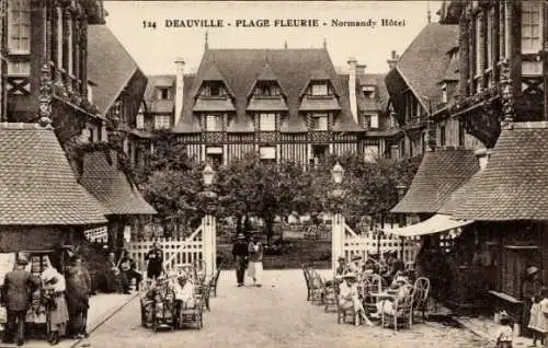 Ak Deauville CPA 14, La plage fleurie, Normandy Hôtel