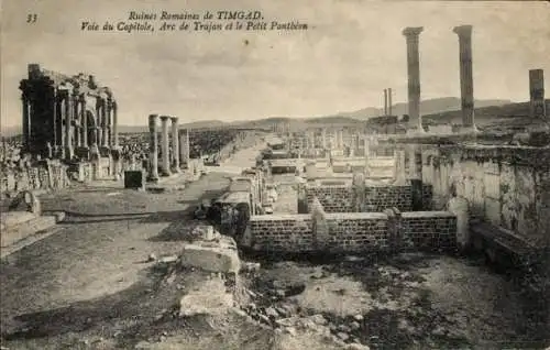 Ak Timgad Algerien, römische Ruinen, Kapitol, Trajansbogen, kleines Pantheon