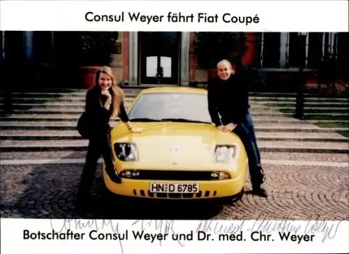 Ak Hans-Hermann Weyer, Titelhändler Consul Weyer mit Ehefrau, Fiat Coupe, Reklame, Autogramm