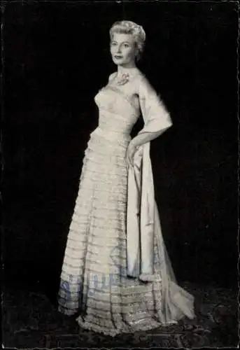 Ak Schauspielerin Winnie Markus, Portrait in Ballkleid