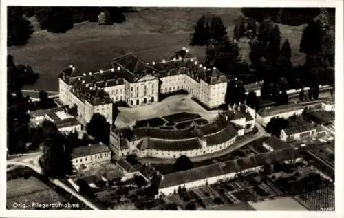 Ak Pommersfelden in Oberfranken, Fliegeraufnahme Schloss Weißenstein