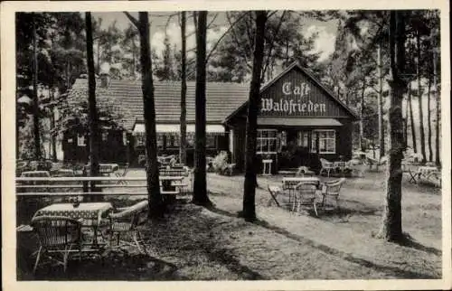 Ak Wuthenow Neuruppin in Brandenburg, Café Waldfrieden, Außenansicht m. Terrasse