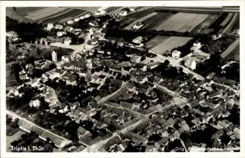 Ak Triptis in Thüringen, Gesamtansicht, Fliegeraufnahme
