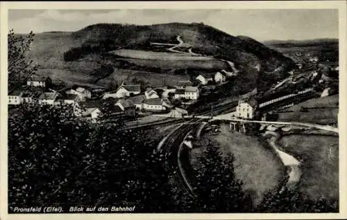 Ak Pronsfeld in der Eifel, Blick auf den Bahnhof