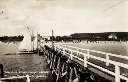 Ak Ostseebad Timmendorfer Strand, Landungsbrücke, Segelboote, Strandhalle