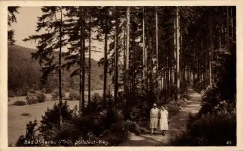 Ak Ilmenau in Thüringen, Pöllstädt-Weg, Spaziergängerinnen